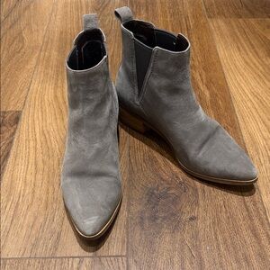 Women’s Cole Haan Gray Suede Chelsea Ankle Booties 8.5